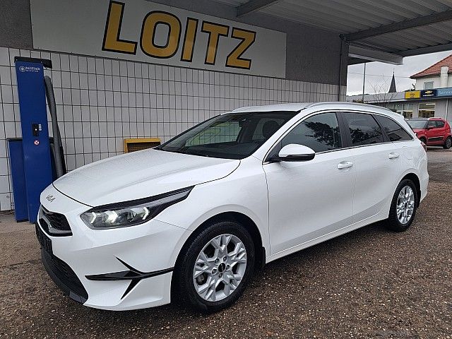 KIA cee&#039;d ceed SW 1,5 TGDI Silber / Gold 48V DCT