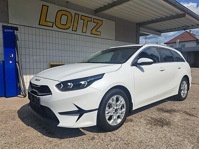 KIA cee&#039;d ceed SW 1,5 TGDI Silber 48V DCT