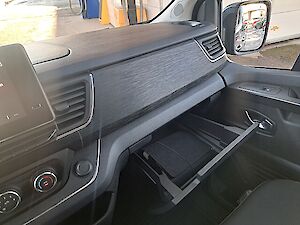 Renault Trafic Passenger Techno Blue dCi 150