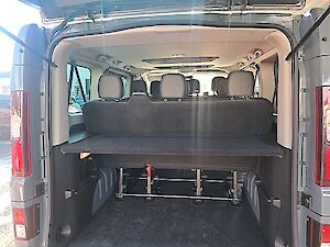 Renault Trafic Passenger Techno Blue dCi 150